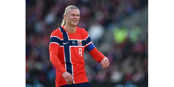 Erling Haaland ponovno je izveo svoju proslavu sjedeći Erling Haaland ponovno je izveo svoju proslavu sjedeći